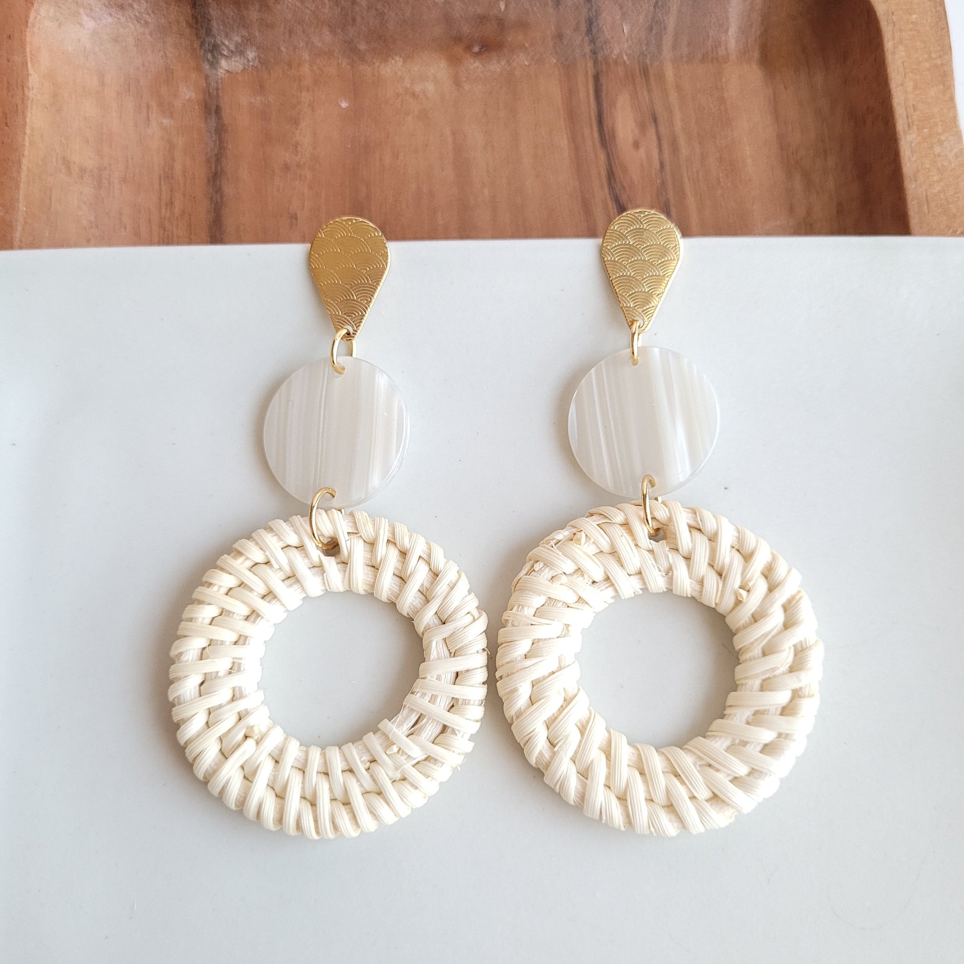 Light Rattan Seashell Statement Earrings — Lightweight Resort Wear Coastal Glam Style - Earrings