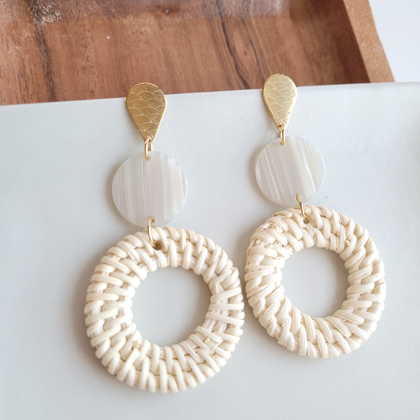 Light Rattan Seashell Statement Earrings — Lightweight Resort Wear Coastal Glam Style - Earrings