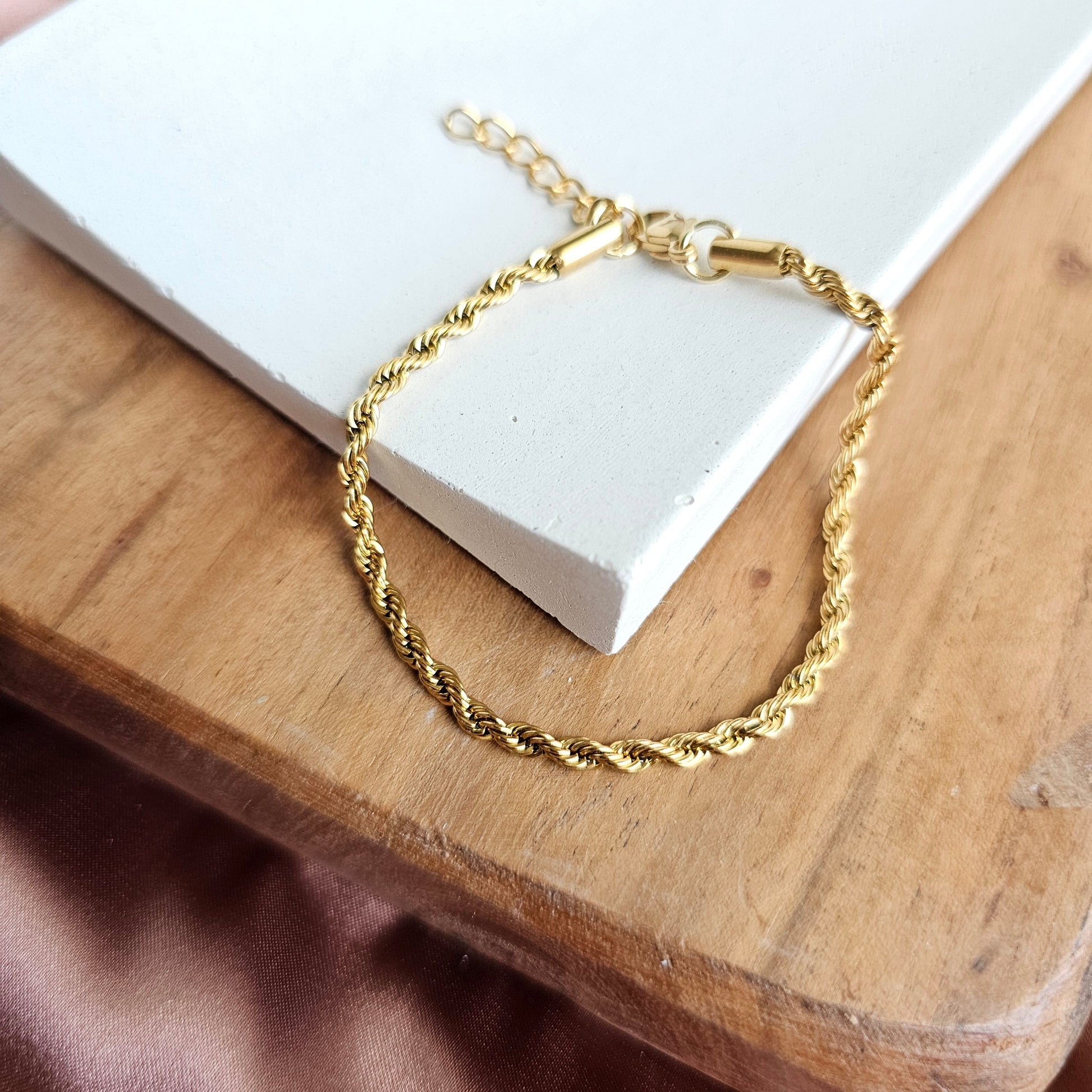 Luxe Gold Rope Stackable Bracelet — Versatile Everyday Statement Jewelry All-Occasion Style - Bracelets