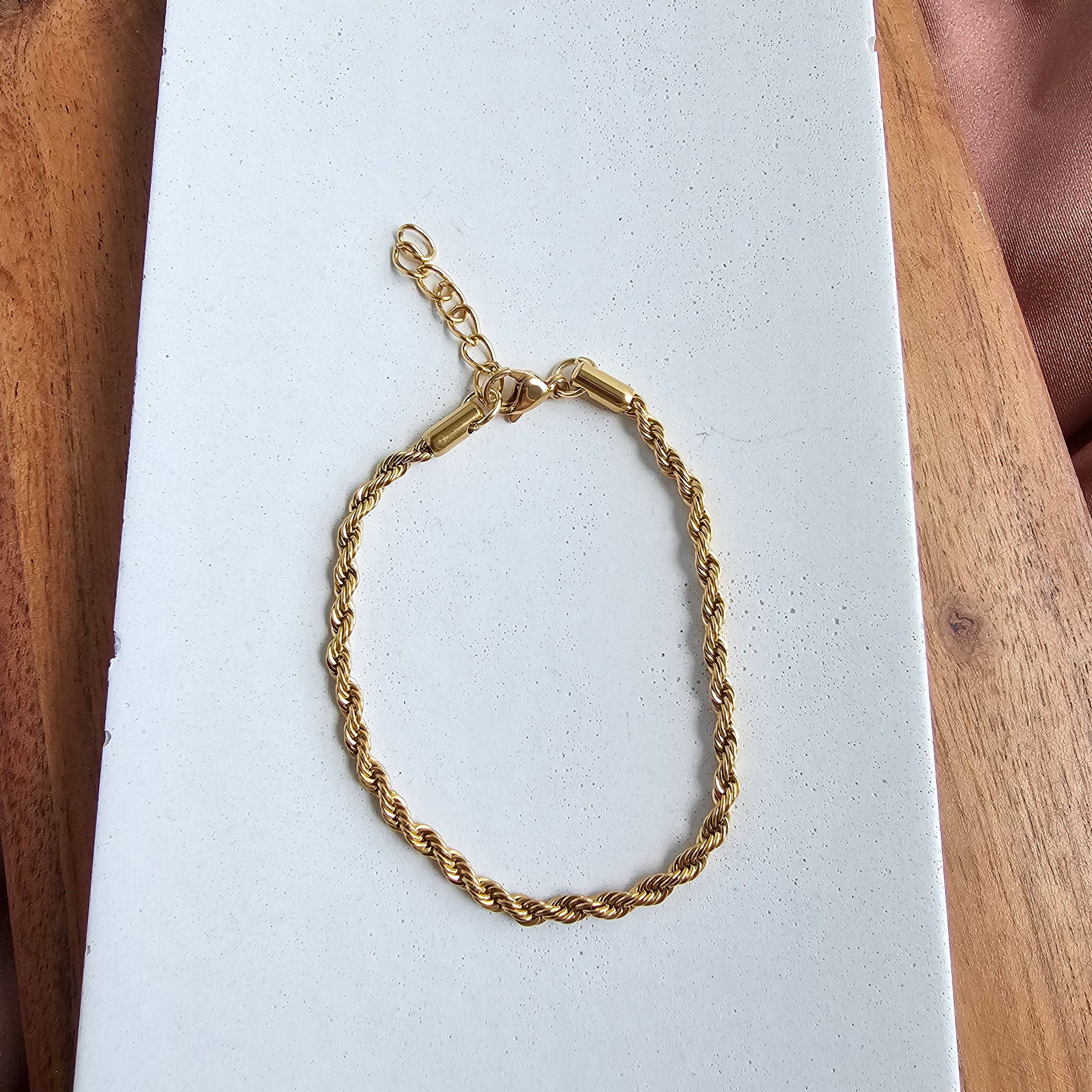 Luxe Gold Rope Stackable Bracelet — Versatile Everyday Statement Jewelry All-Occasion Style - Bracelets