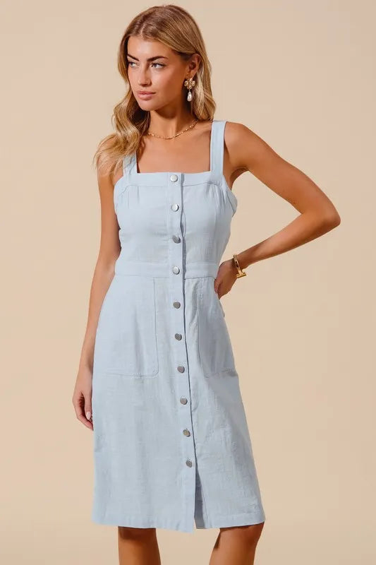 Button Down Pocket Front Pinafore Knee Length Dress in LT Denim – LT DENIM outfit idea for women | Ro + Ivy