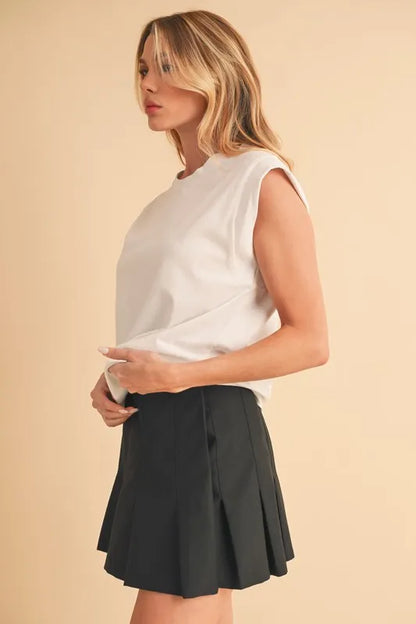 Solid Color Round Neck Tank Top – outfit idea for women | Ro + Ivy