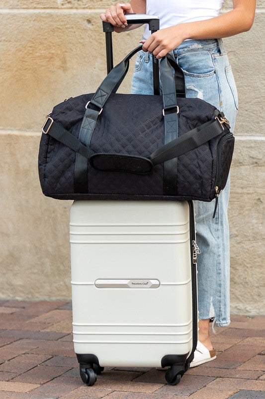 Quilted Travel Weekender Bag with Vegan Leather Accents | Trendy Travel Bags Outfit Idea for Women by Ro + Ivy | Elevated Basics, Modern Comfort & Style
