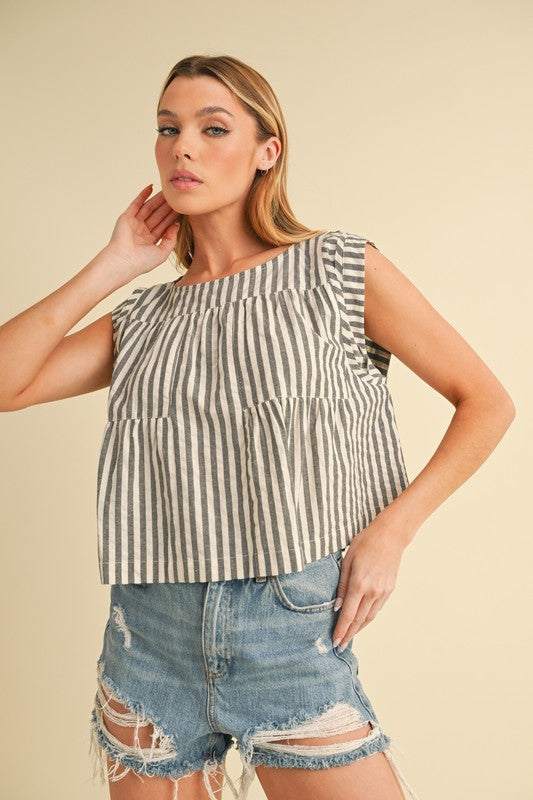 Cait Striped Short Sleeve Top – outfit idea for women | Ro + Ivy