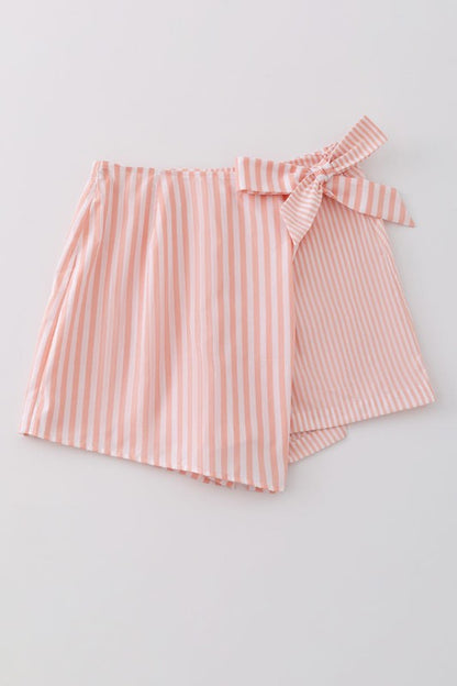 Striped Mini Skort with Bow – Pink outfit idea for women | Ro + Ivy