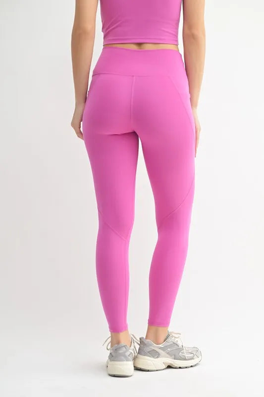 Venice Cloud Light Sculpt High-Waisted Leggings in Pink – outfit idea for women | Ro + Ivy