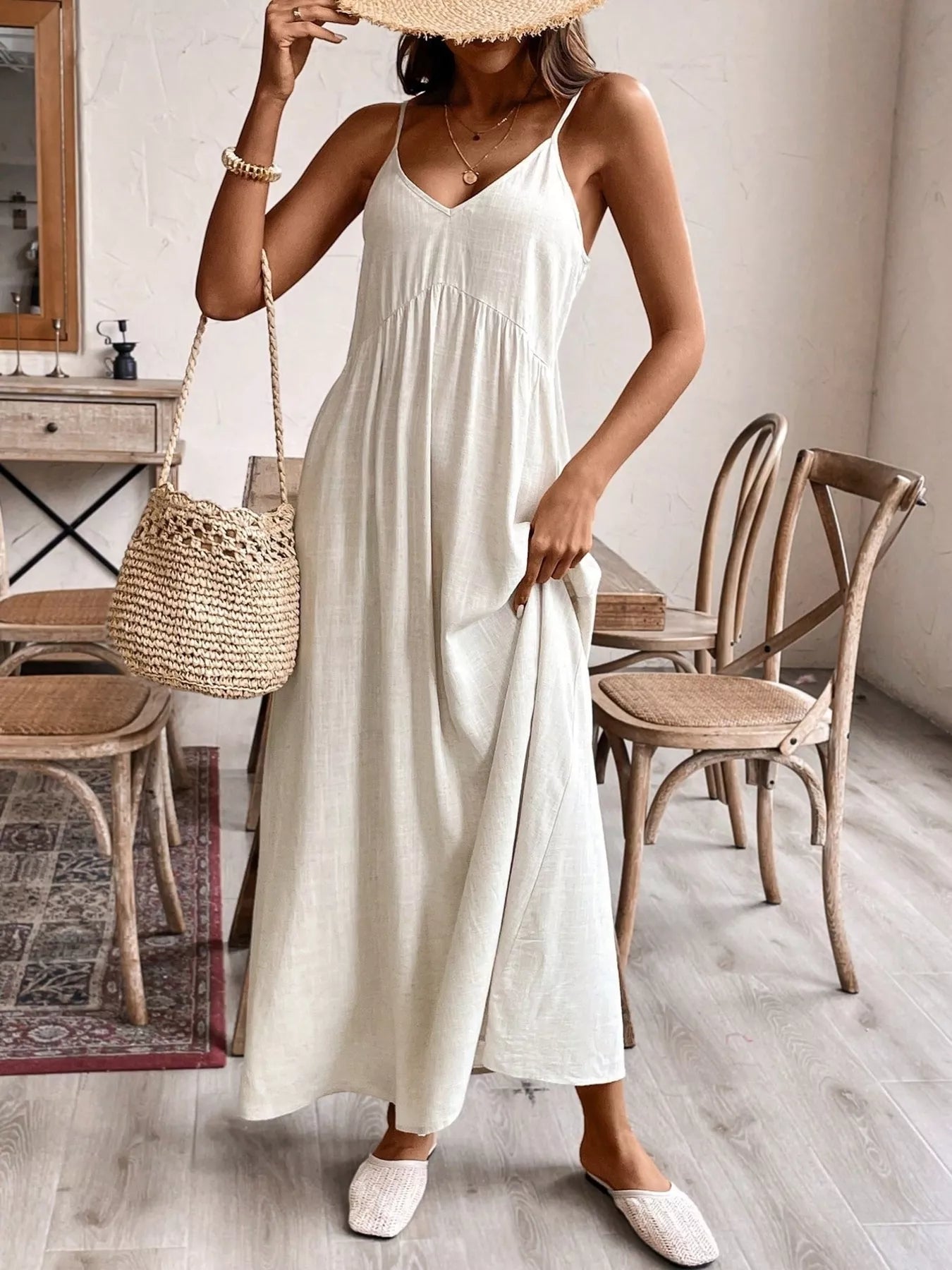 Women's Flowy Spaghetti Strap Maxi Dress - Maxi Dresses