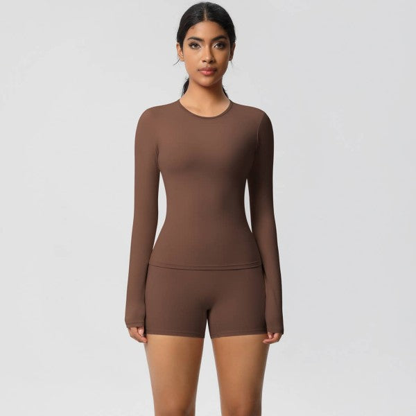 Well-in Vogue FlexContour 2-Piece Training Set | Trendy Outfit Idea for Women by Ro + Ivy | Elevated Basics, Modern Comfort & Style