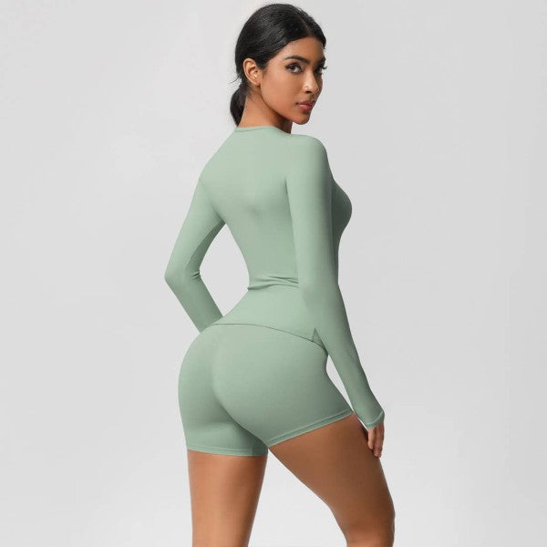 Well-in Vogue FlexContour 2-Piece Training Set | Trendy Outfit Idea for Women by Ro + Ivy | Elevated Basics, Modern Comfort & Style