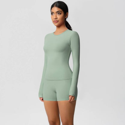 Well-in Vogue FlexContour 2-Piece Training Set | Trendy Outfit Idea for Women by Ro + Ivy | Elevated Basics, Modern Comfort & Style