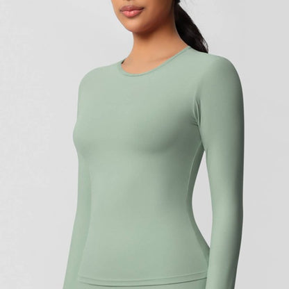 Well-in Vogue FlexContour 2-Piece Training Set | Trendy Outfit Idea for Women by Ro + Ivy | Elevated Basics, Modern Comfort & Style