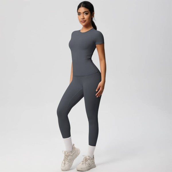 Well-in Vogue CoreSculpt Short Sleeve Set | Trendy Outfit Idea for Women by Ro + Ivy | Elevated Basics, Modern Comfort & Style