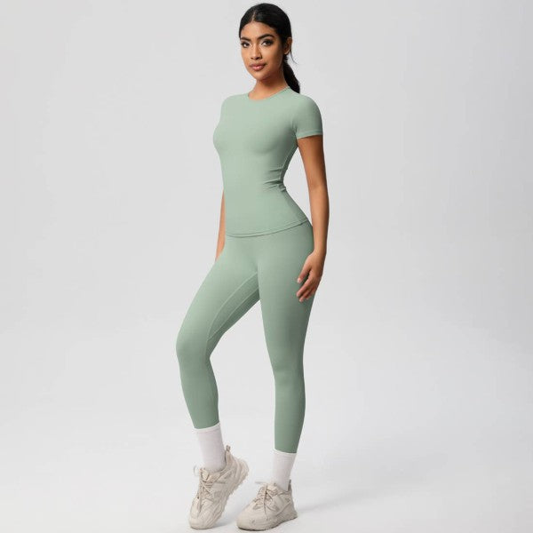 Well-in Vogue CoreSculpt Short Sleeve Set | Trendy Outfit Idea for Women by Ro + Ivy | Elevated Basics, Modern Comfort & Style