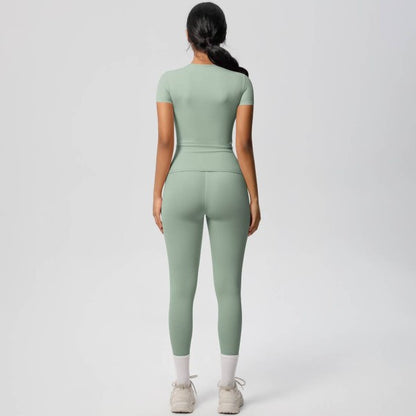 Well-in Vogue CoreSculpt Short Sleeve Set | Trendy Outfit Idea for Women by Ro + Ivy | Elevated Basics, Modern Comfort & Style