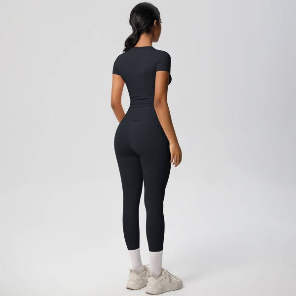 Well-in Vogue CoreSculpt Short Sleeve Set | Trendy Outfit Idea for Women by Ro + Ivy | Elevated Basics, Modern Comfort & Style