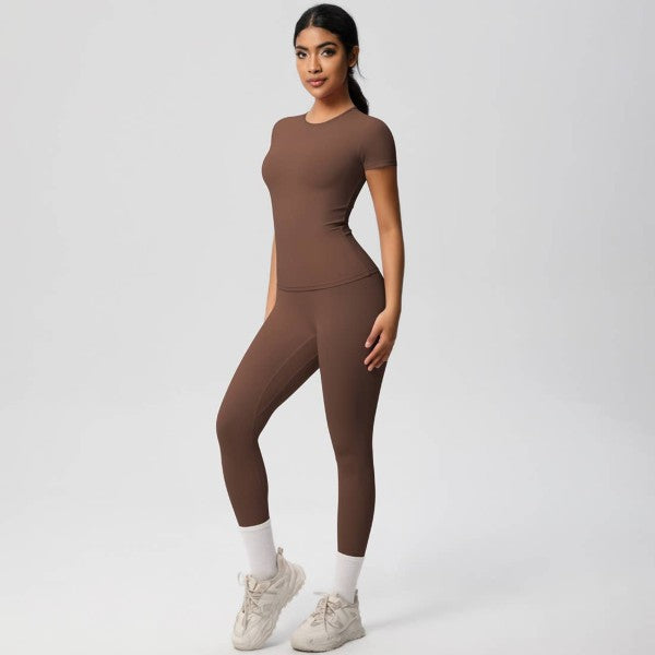 Well-in Vogue CoreSculpt Short Sleeve Set | Trendy Outfit Idea for Women by Ro + Ivy | Elevated Basics, Modern Comfort & Style