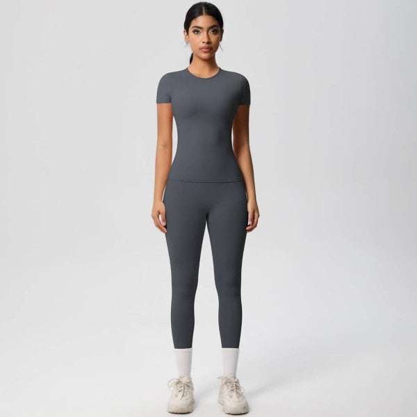 Well-in Vogue CoreSculpt Short Sleeve Set | Trendy Outfit Idea for Women by Ro + Ivy | Elevated Basics, Modern Comfort & Style