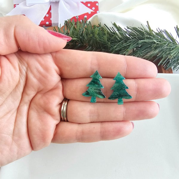 Green Christmas Tree Stud Earrings | Trendy Earrings Outfit Idea for Women by Ro + Ivy | Elevated Basics, Modern Comfort & Style