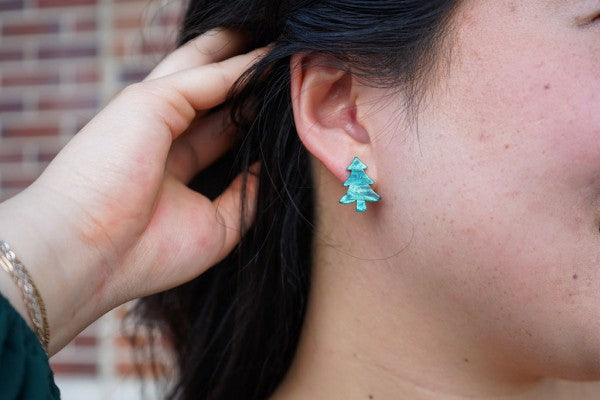 Green Christmas Tree Stud Earrings | Trendy Earrings Outfit Idea for Women by Ro + Ivy | Elevated Basics, Modern Comfort & Style