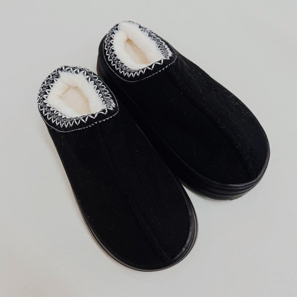 Soft Lined Indoor Slippers | Trendy Slippers Outfit Idea for Women by Ro + Ivy | Elevated Basics, Modern Comfort & Style