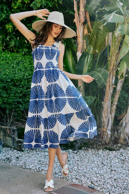 Women's Abstract Print Smocked Tiered Midi Dress - Midi Dresses