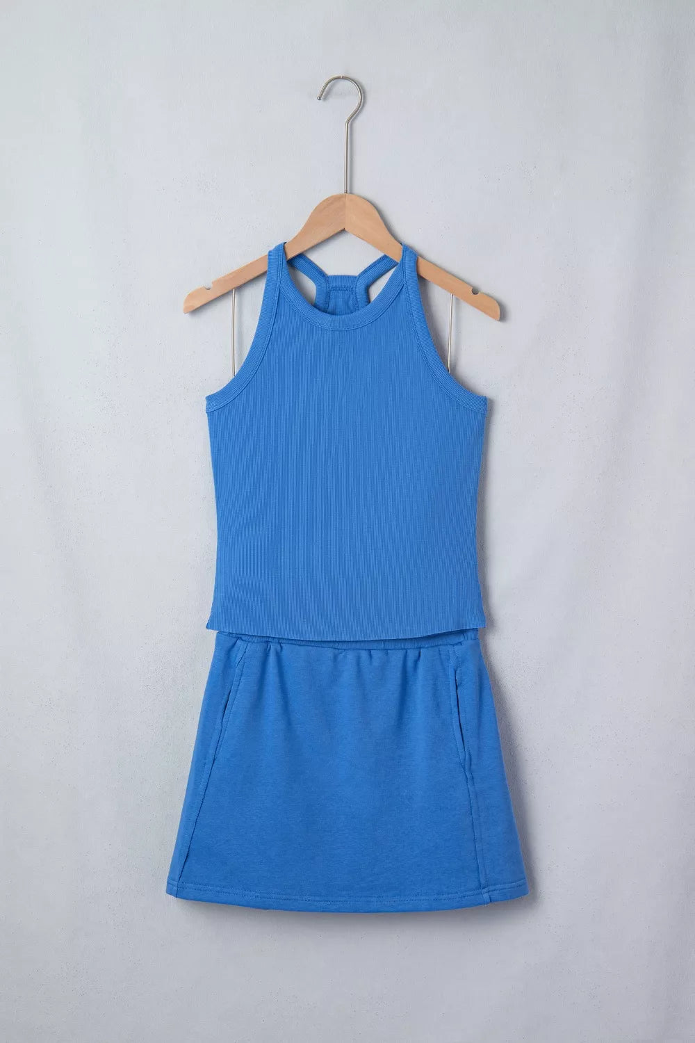 Women's Sleeveless Cropped Top and Pocketed Skort Set - Matching Sets