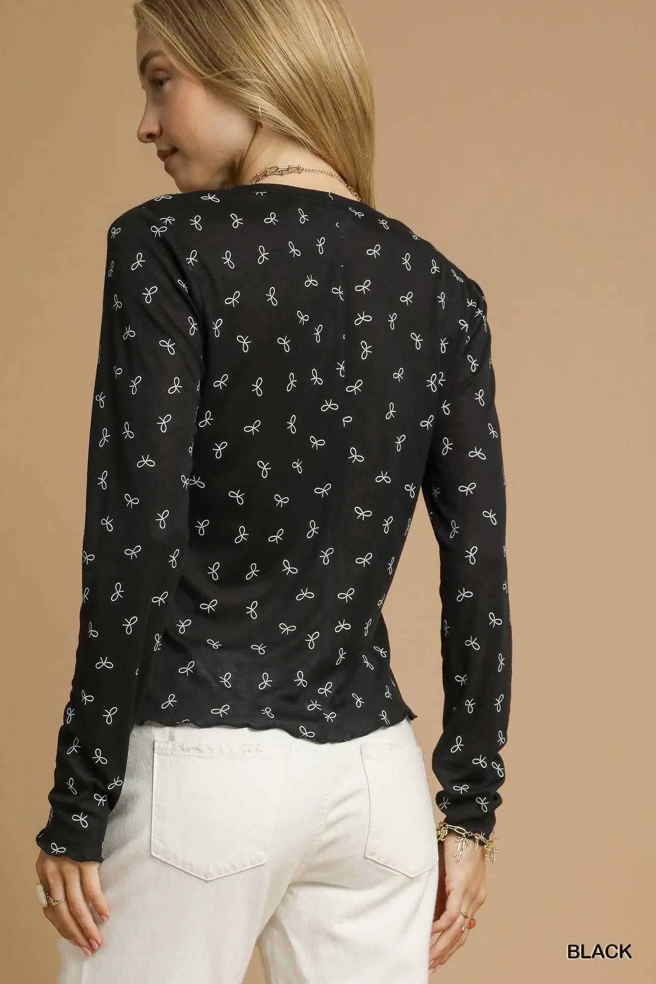 Bow Print Lightweight Long Sleeve Knit Top | Trendy Tops Outfit Idea for Women by Ro + Ivy | Elevated Basics, Modern Comfort & Style