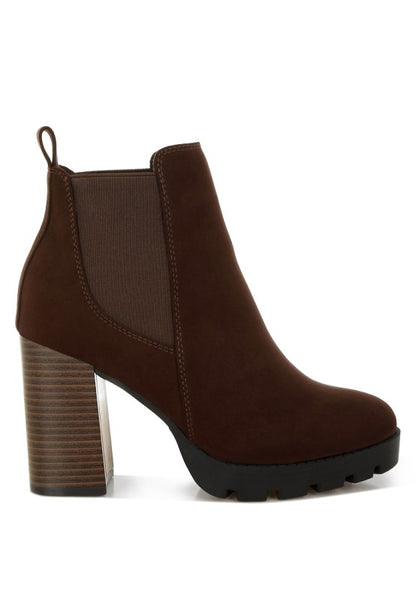 Sonia Block Heel Boots | Trendy Boots Outfit Idea for Women by Ro + Ivy | Elevated Basics, Modern Comfort & Style