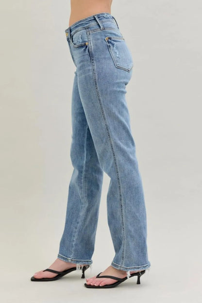 Frayed Hem Dad Jeans | Trendy Jeans Outfit Idea for Women by Ro + Ivy | Elevated Basics, Modern Comfort & Style