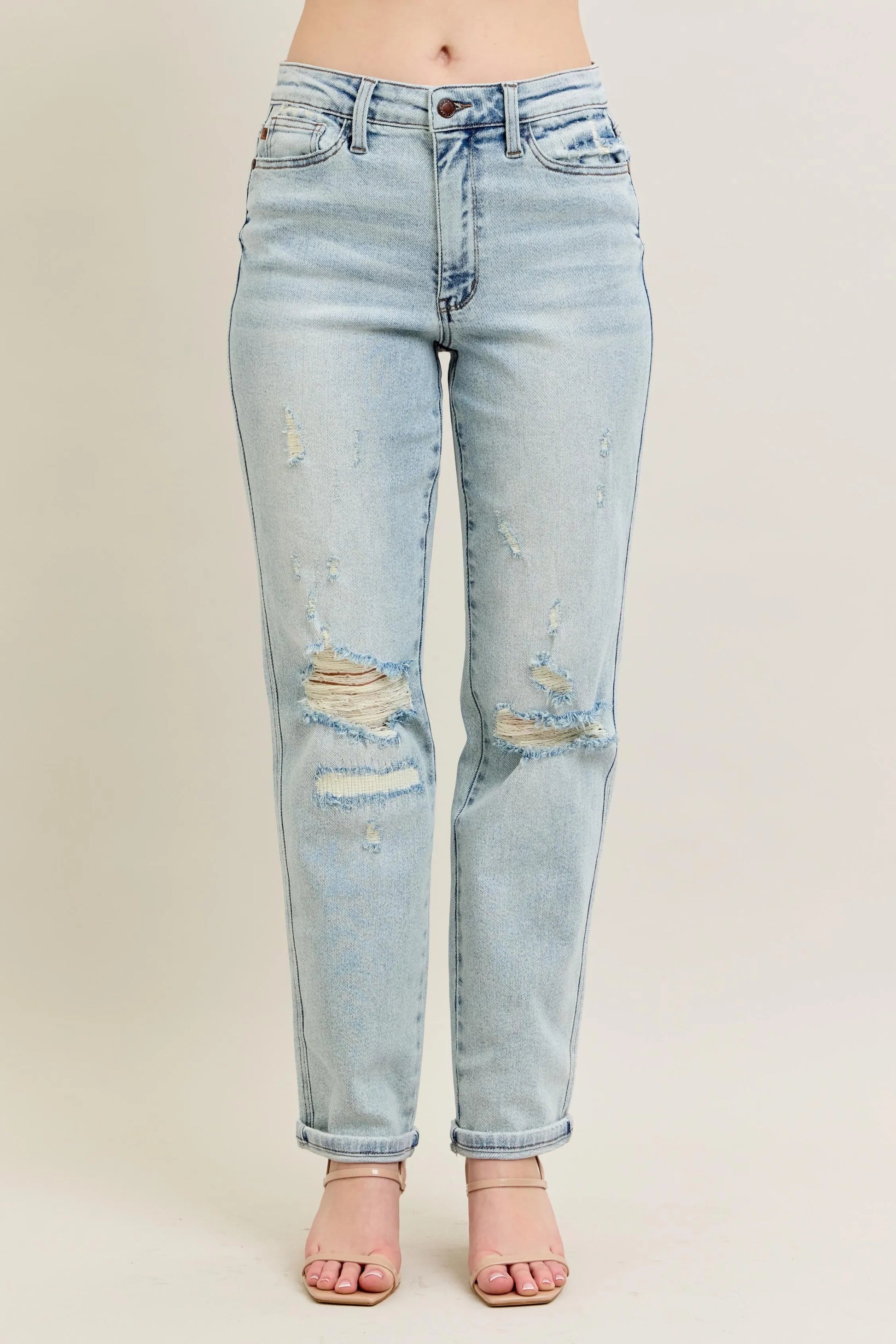 Distressed Single Cuff Boyfriend Jeans Trendy Jeans Outfit Idea for Women | Ro + Ivy