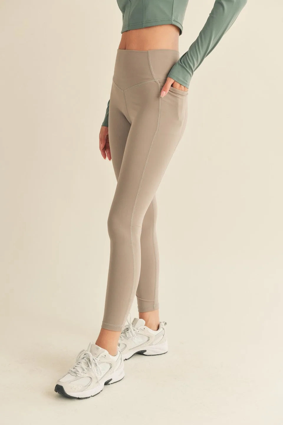 High-Rise Pocket Active Leggings — Stylish Functional Compressive Comfortable Everyday Athleisure - Active Leggings