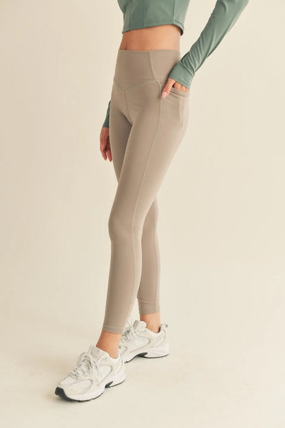 High-Rise Pocket Active Leggings — Stylish Functional Compressive Comfortable Everyday Athleisure - Active Leggings