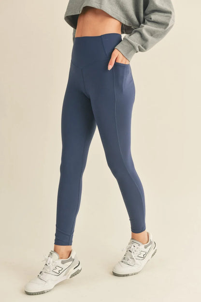 High-Rise Pocket Active Leggings — Stylish Functional Compressive Comfortable Everyday Athleisure - Active Leggings