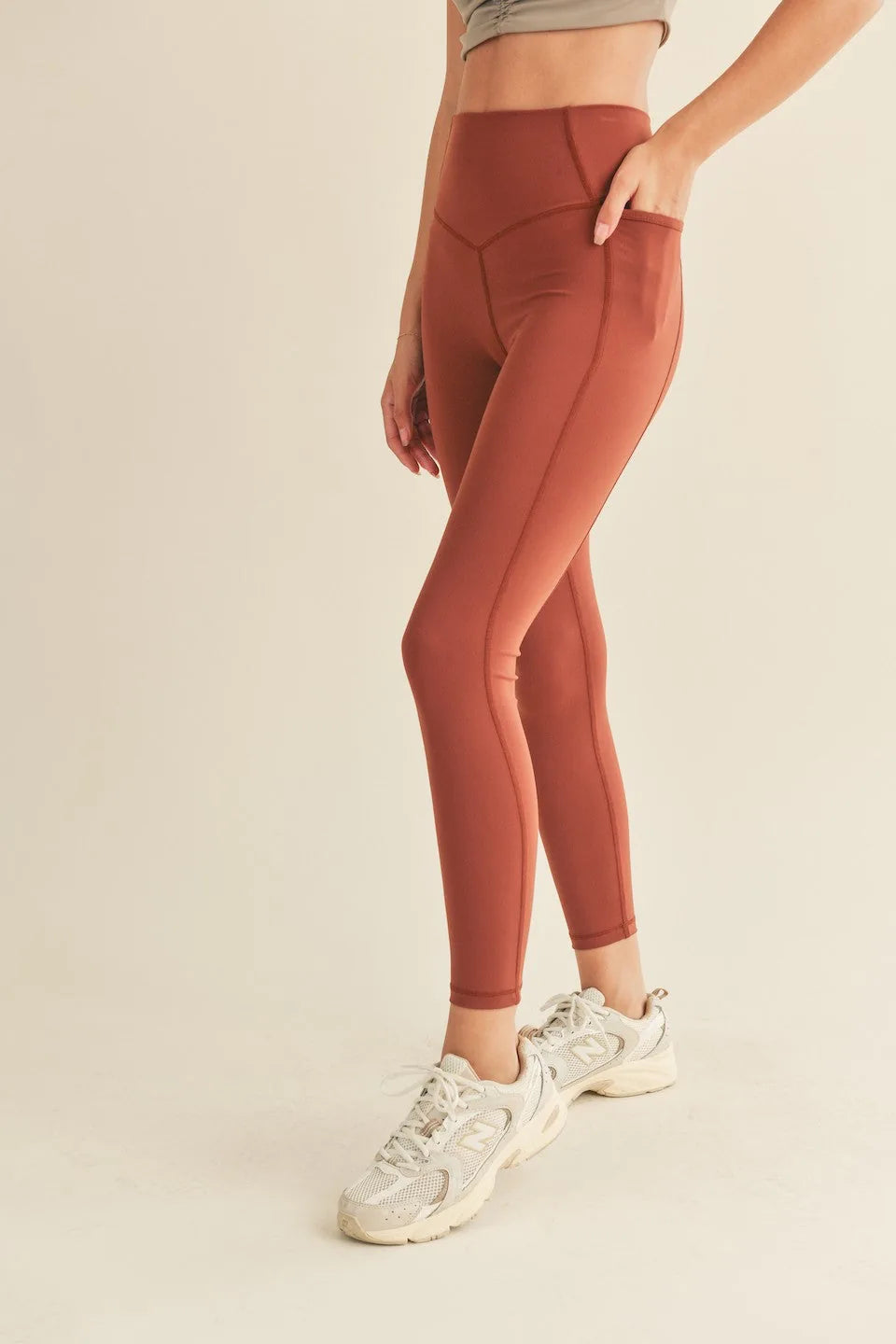 High-Rise Pocket Active Leggings — Stylish Functional Compressive Comfortable Everyday Athleisure - Active Leggings