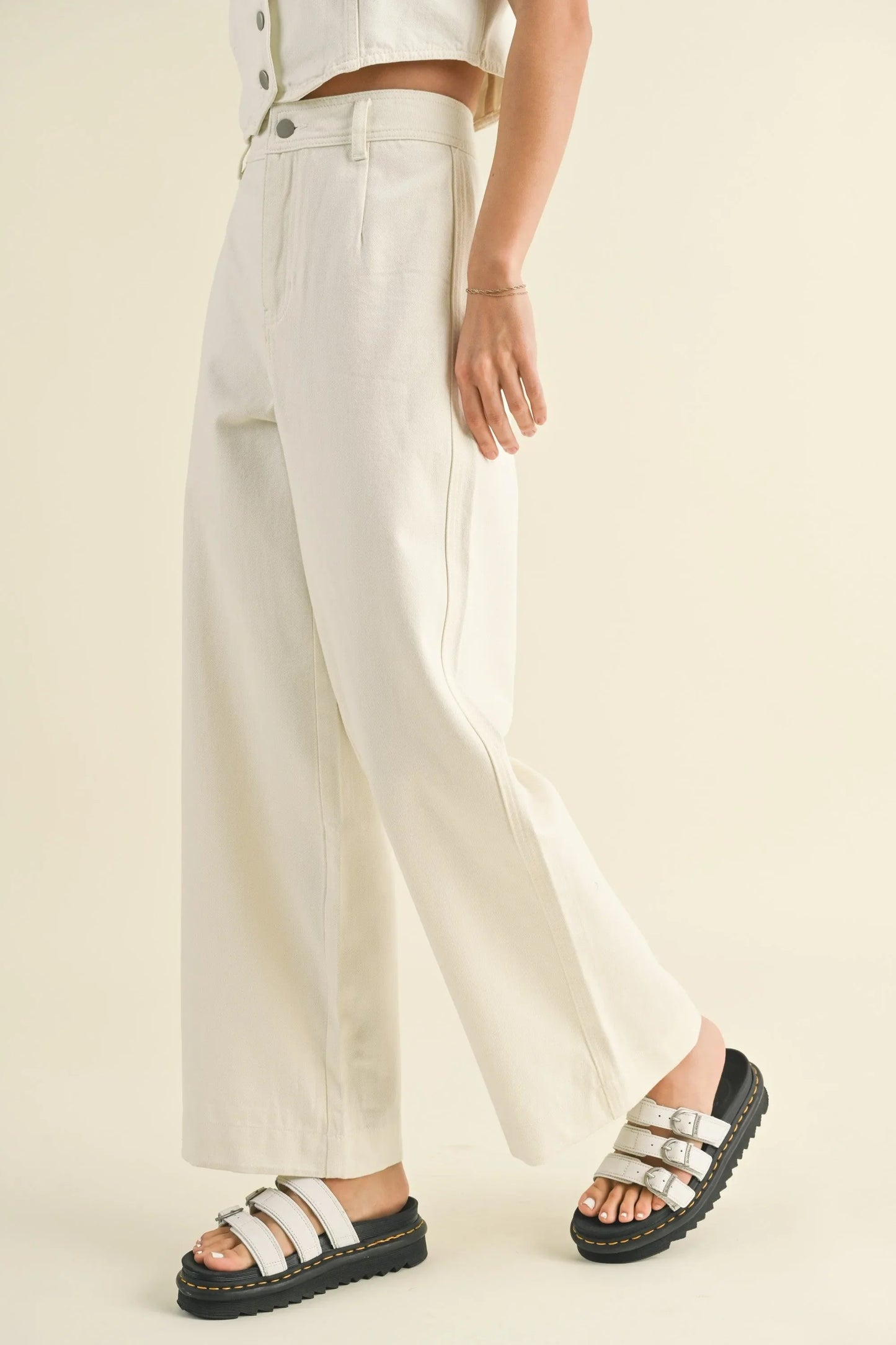 Washed Denim Wide Fit High-Rise Pants — Cotton Polyester Sleek Seasonal Everyday Style - Jeans