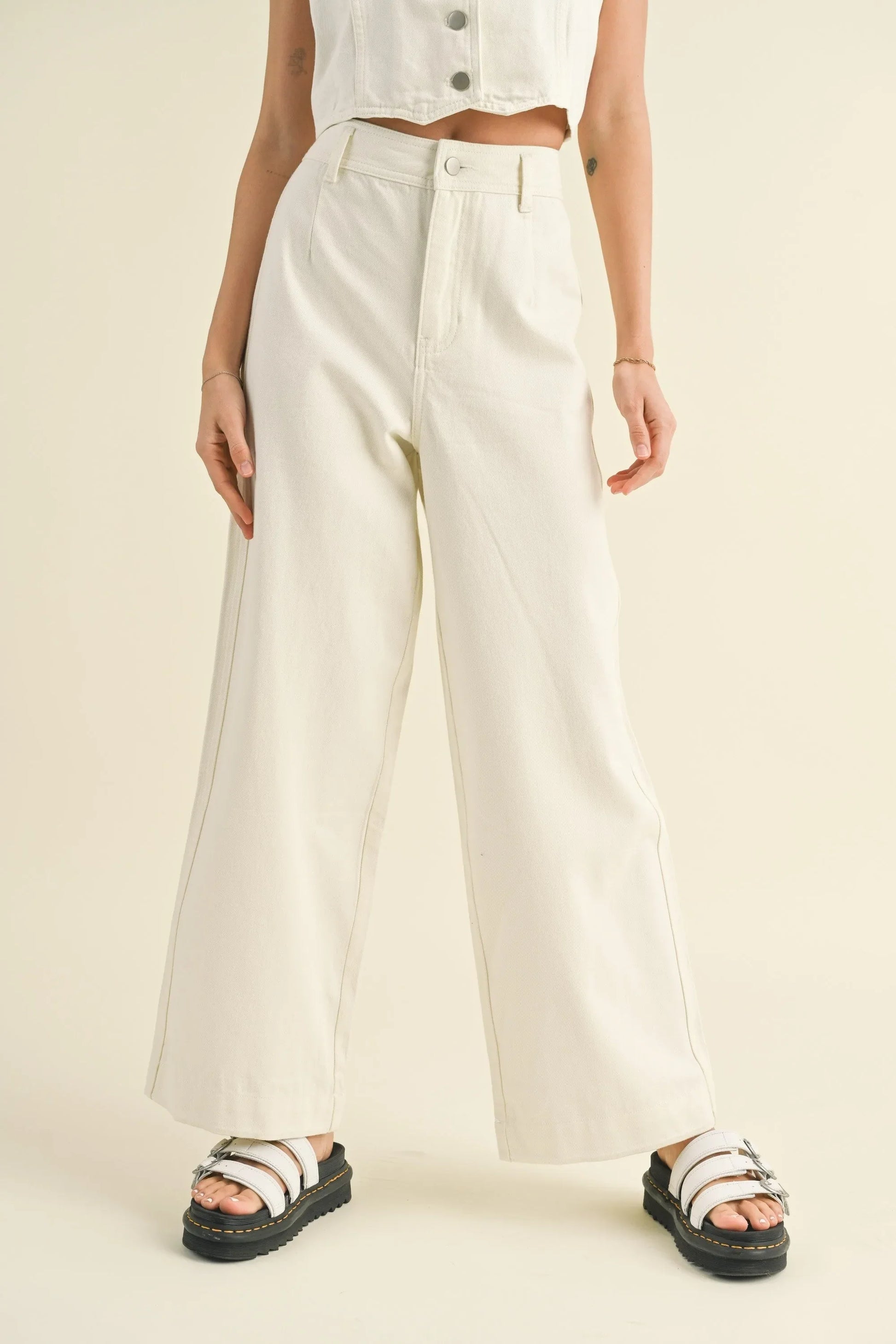 Washed Denim Wide Fit High-Rise Pants — Cotton Polyester Sleek Seasonal Everyday Style - Jeans