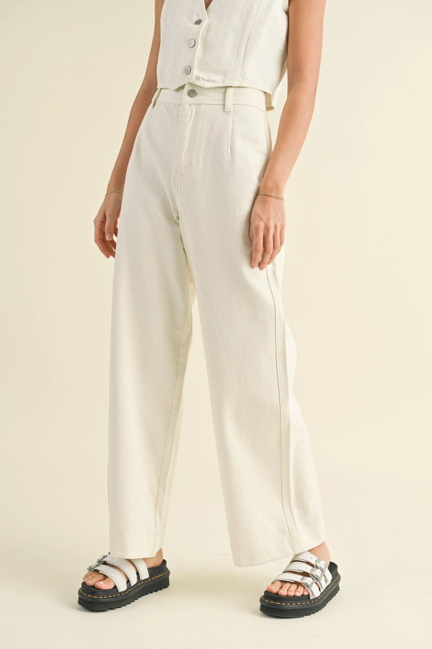 Washed Denim Wide Fit High-Rise Pants — Cotton Polyester Sleek Seasonal Everyday Style - Jeans