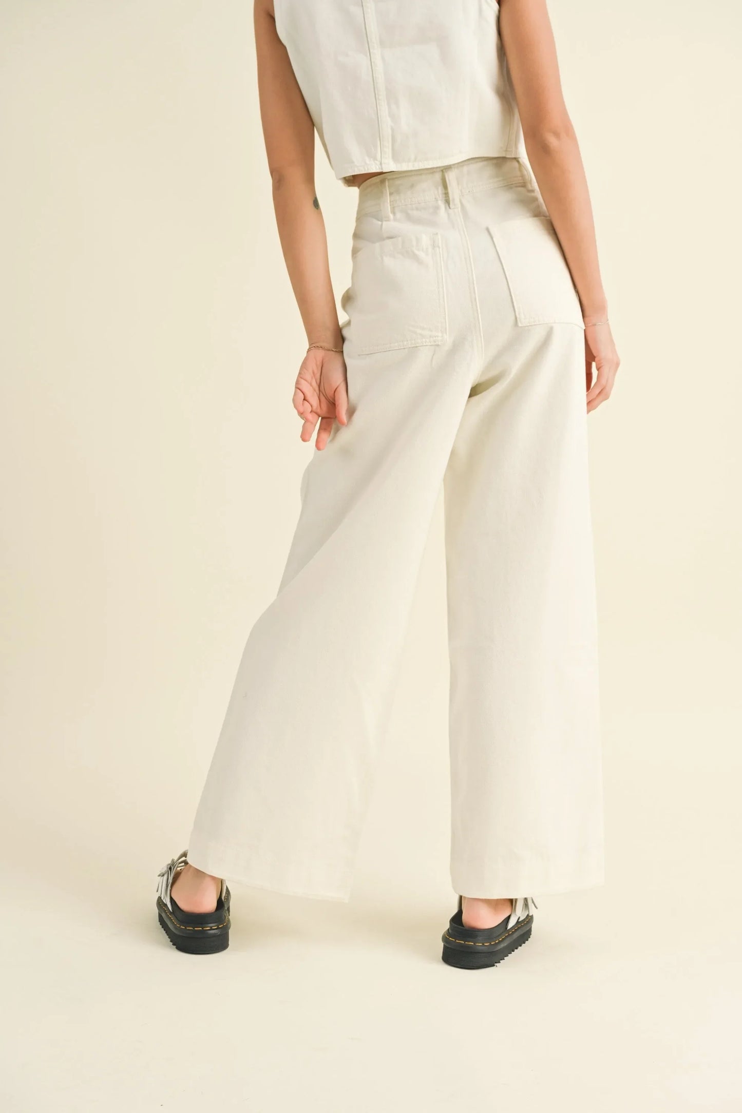 Washed Denim Wide Fit High-Rise Pants — Cotton Polyester Sleek Seasonal Everyday Style - Jeans