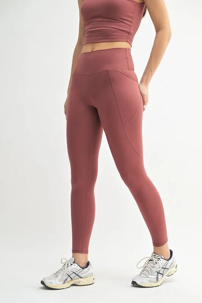 Venice Cloud Light Sculpt High-Waisted Leggings – outfit idea for women | Ro + Ivy