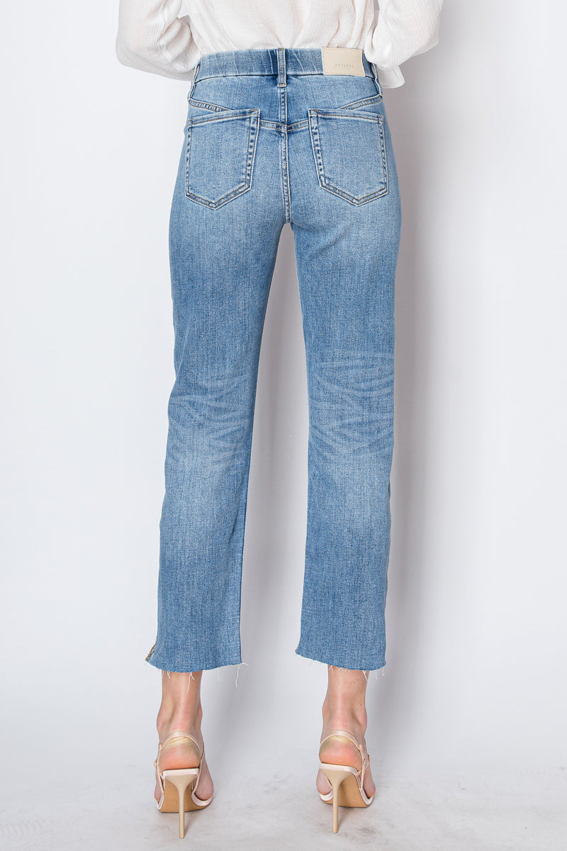 Tummy Control High Rise Slim Straight Shaping Jeans Form-Fitting Flattering Style