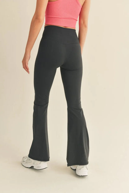 Crossover Waist Flare Leg Butter-Soft Active Leggings — Second-Skin Fit Playful Athletic Style - Active Leggings