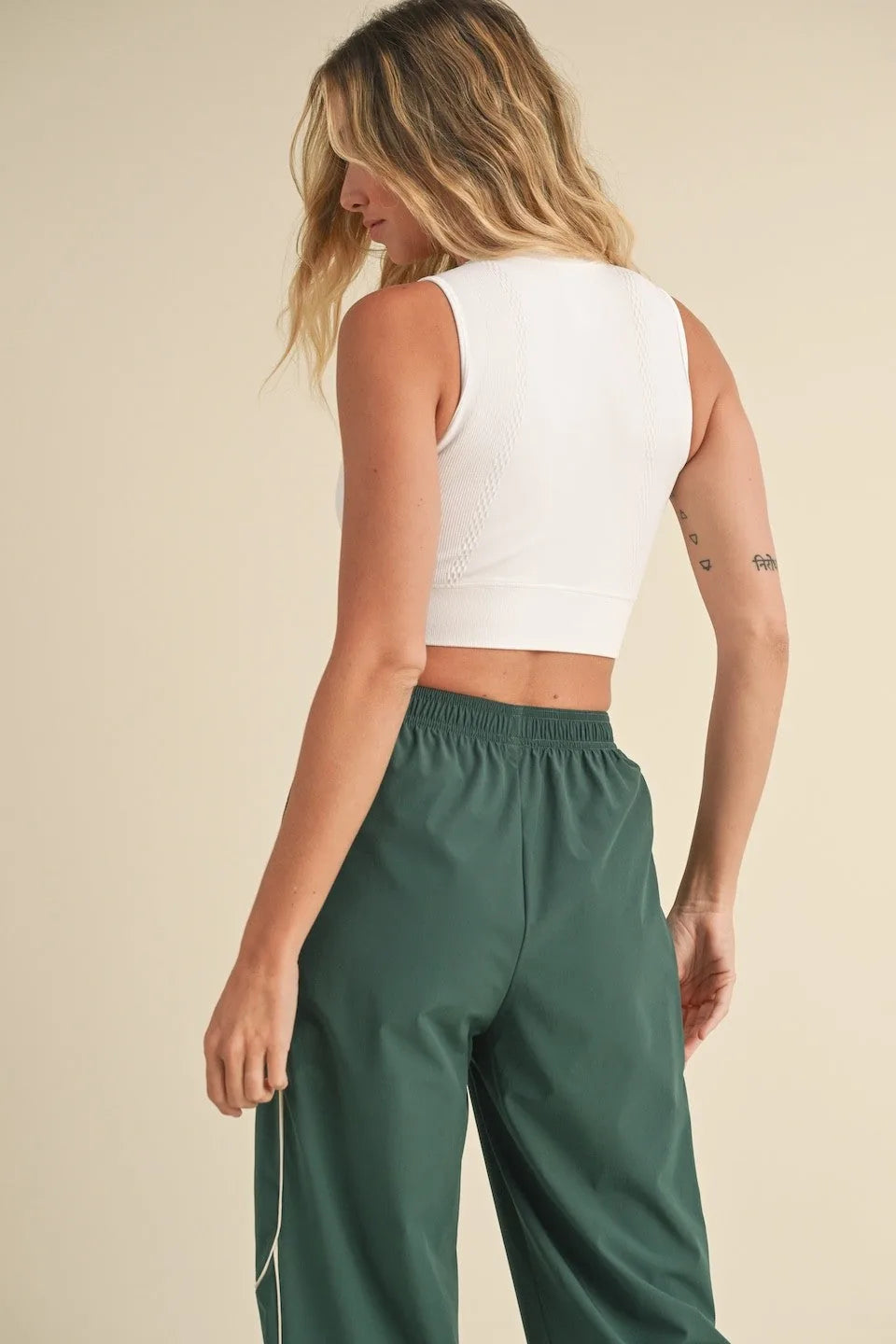 Seamless Ribbed Crop Tank Top - Tank Top