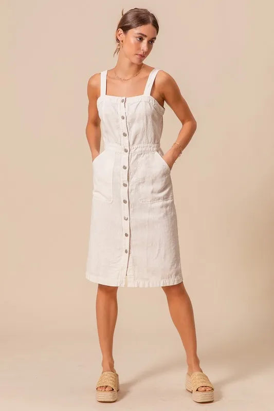 Button Down Pocket Front Pinafore Knee Length Dress – outfit idea for women | Ro + Ivy