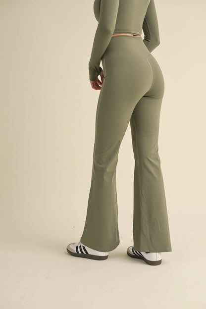 Ruched Waist Flare Leggings with High-Rise Fit - Active Leggings