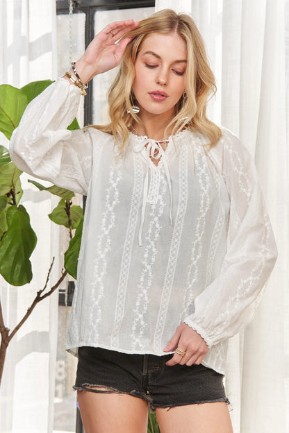 Cotton Peasant Top – outfit idea for women | Ro + Ivy