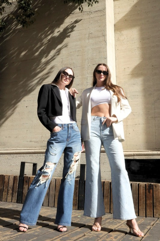 Metallic Ultra High Rise Relaxed Flare Jeans | Trendy Jeans Outfit Idea for Women by Ro + Ivy | Elevated Basics, Modern Comfort & Style