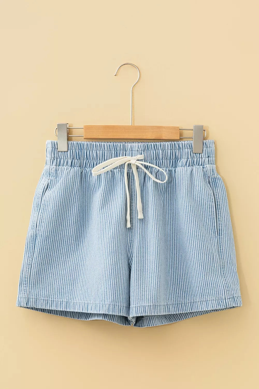 Women's Drawstring Striped Shorts - Shorts