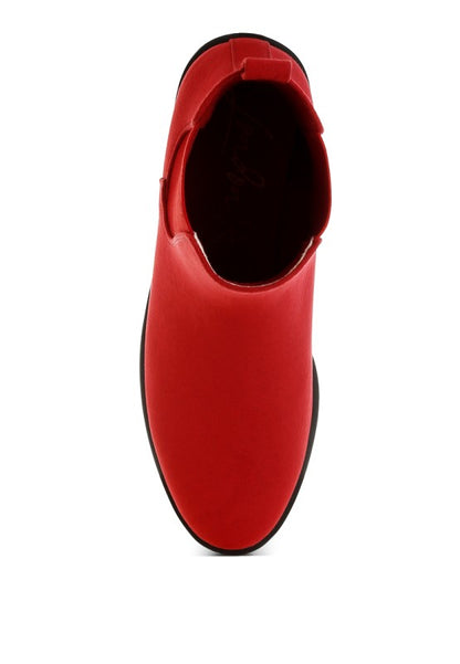 Low Block Heel Chelsea Boots | Trendy Boots Outfit Idea for Women by Ro + Ivy | Elevated Basics, Modern Comfort & Style