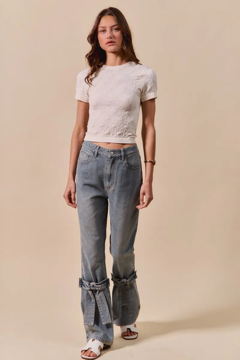 Floral Round Neck Short Sleeve Top | Trendy Tops Outfit Idea for Women by Ro + Ivy | Elevated Basics, Modern Comfort & Style