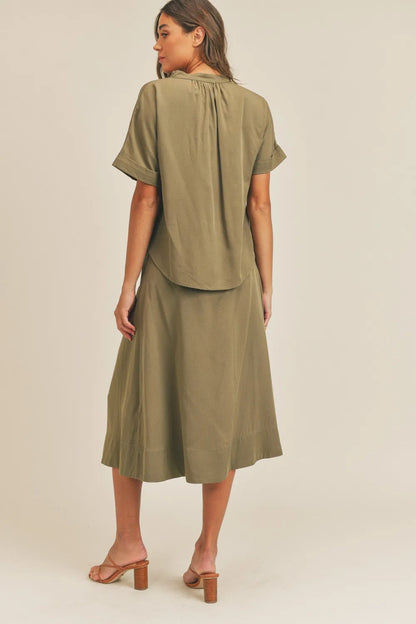 Short Sleeve Top And Button Down Midi Skirt Set – outfit idea for women | Ro + Ivy